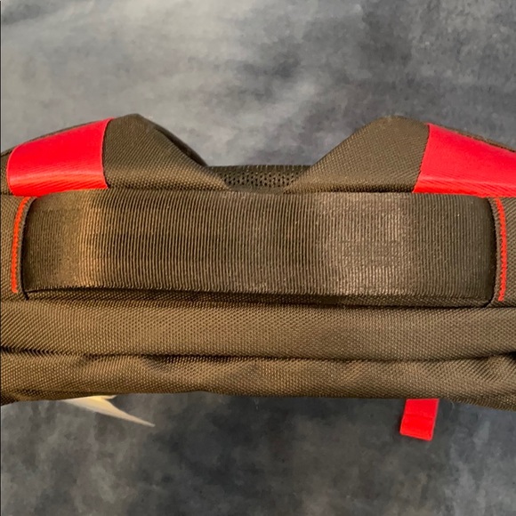 INCASE City CompactBackpack 15 Mac Red Blue Camo - Picture 7 of 11